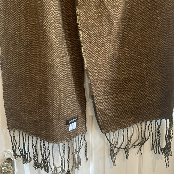 Scarf - Picture 7 of 12